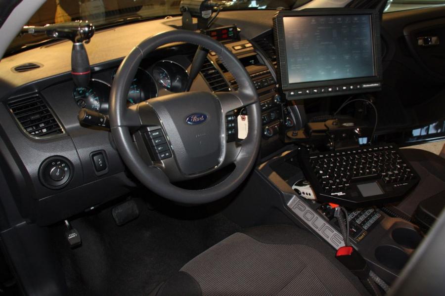  Ford Police Interceptor 2012 года  (фото 14 из 44)